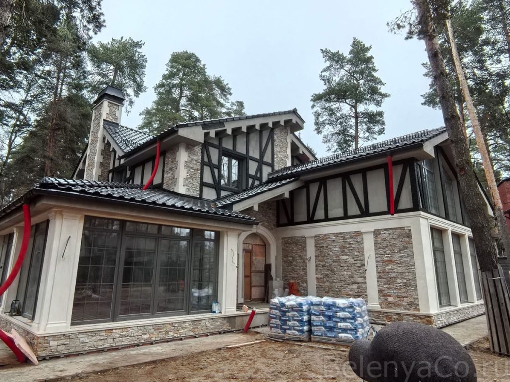 Индивидуальный жилой дом 310 м²