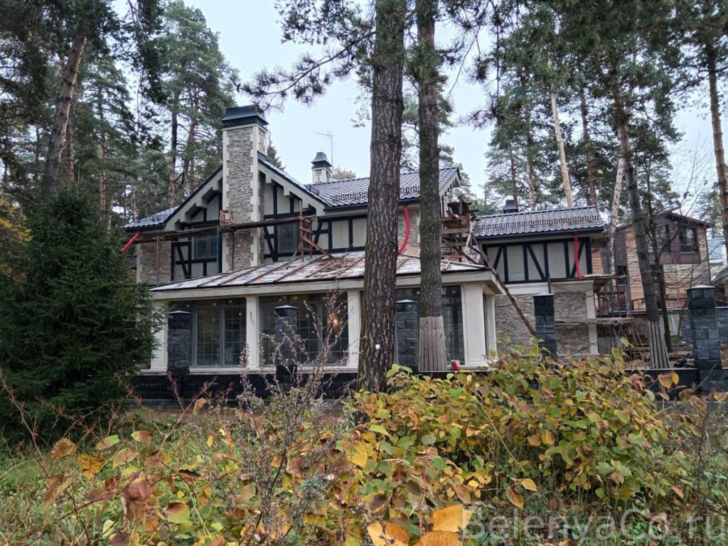 Индивидуальный жилой дом 310 м²