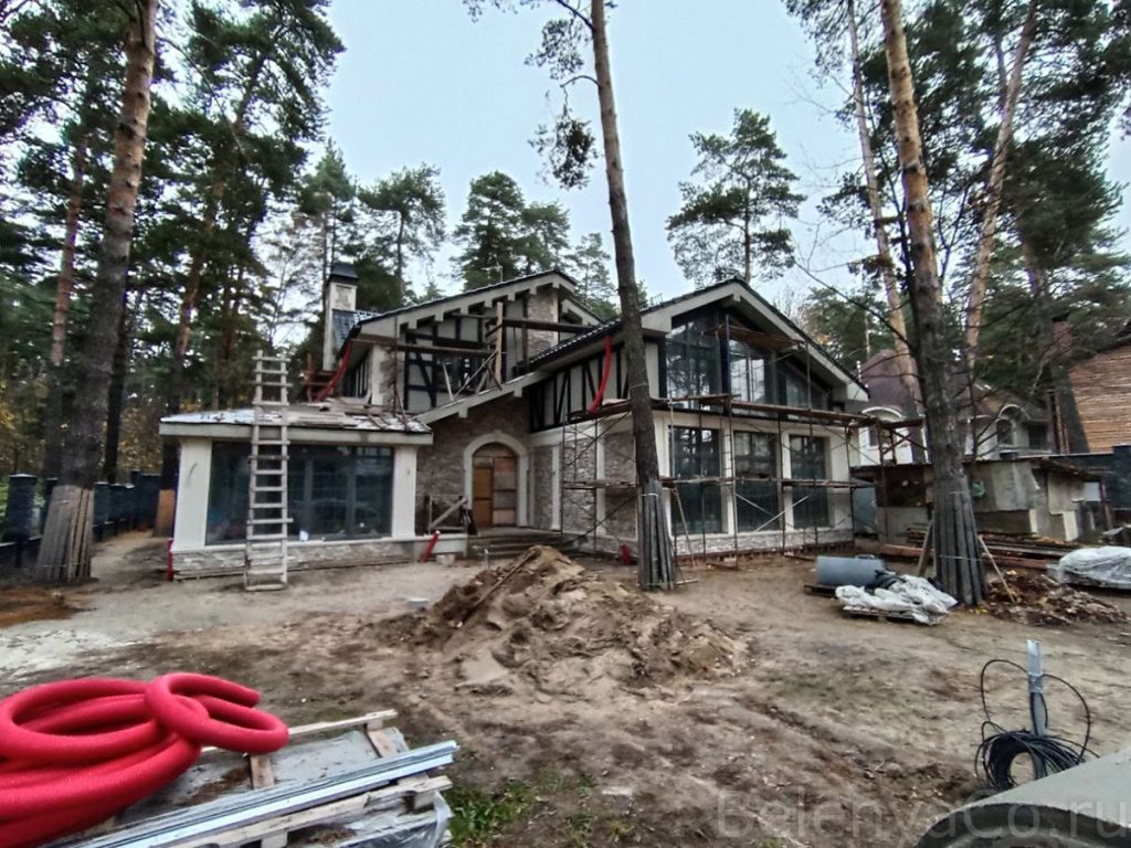 Индивидуальный жилой дом 310 м²