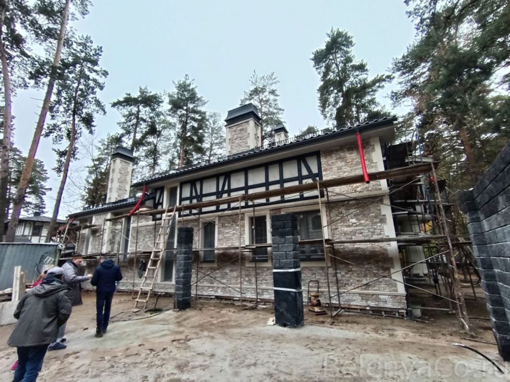 Индивидуальный жилой дом 310 м²