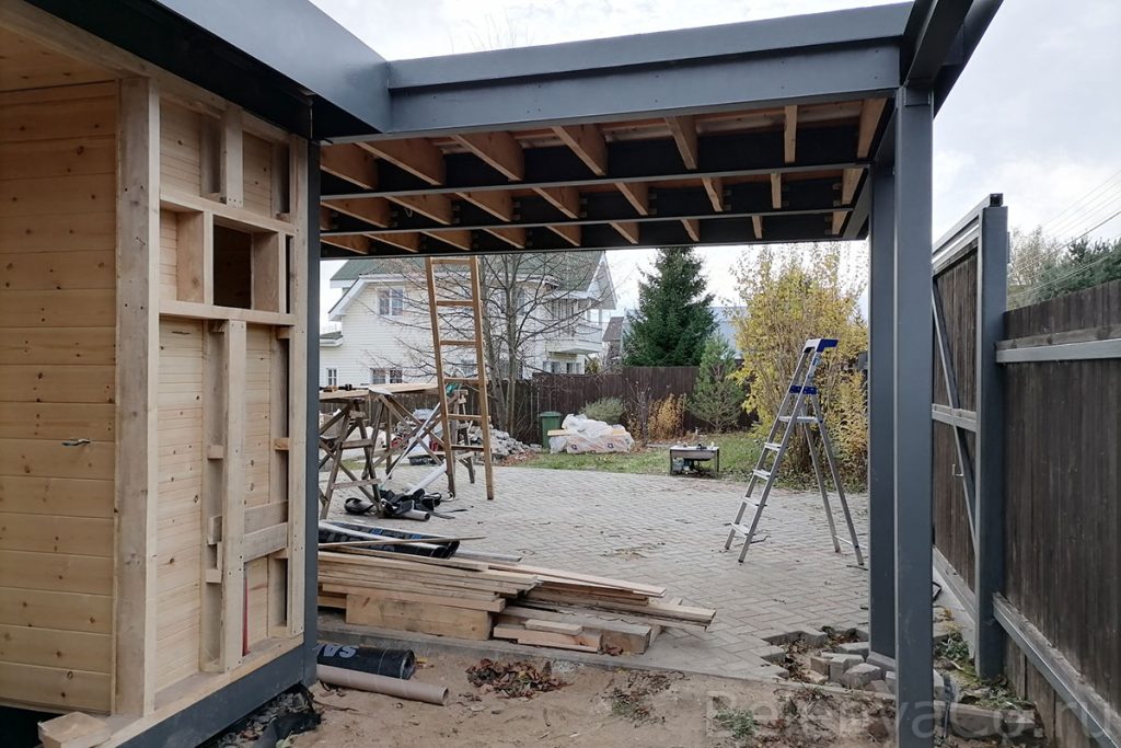 Навес с хозблоком