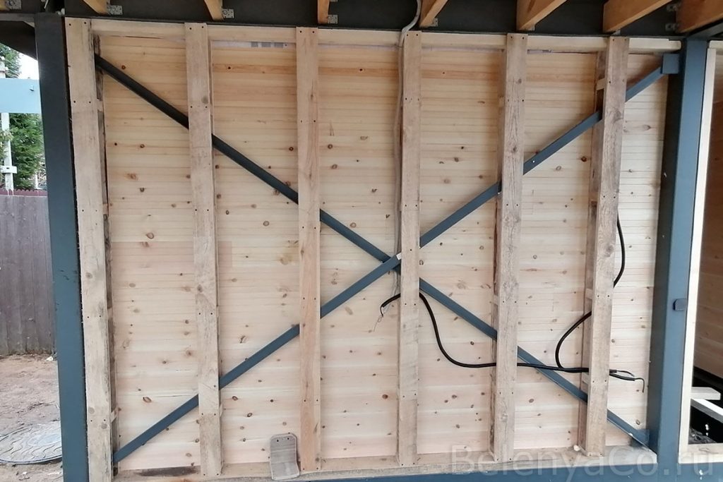 Навес с хозблоком