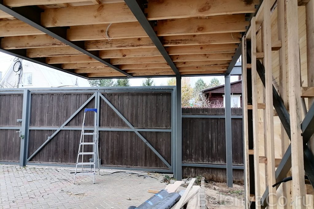 Навес с хозблоком